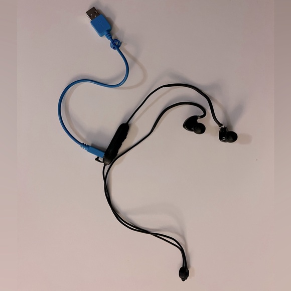 JLab Audio JBuds Pro Wireless Signature Earbuds Black - Picture 7 of 8